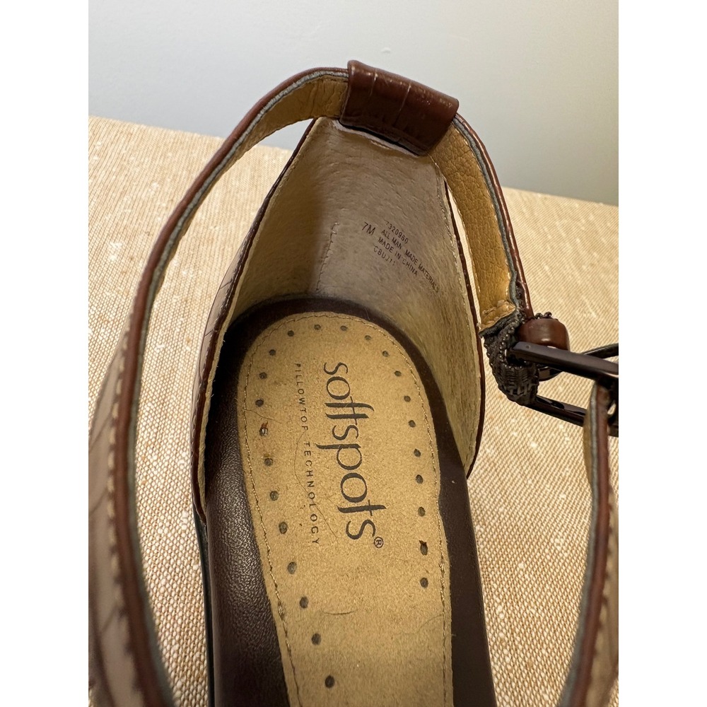 Croc Embossed Sandals Chocolate Brown T-Strap Minimalist Comfort Block Heel 7M - Picture 6 of 16